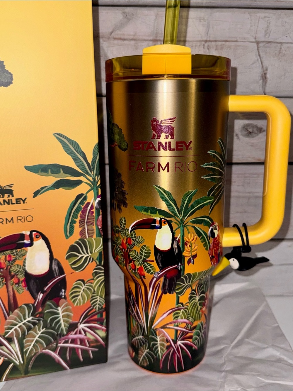 Stanley x Farm Rio 40oz Quencher Tumbler - Tropical Woods - Limited Edition 🦜